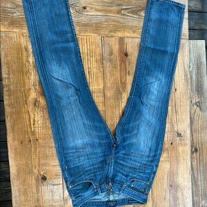 Lucky Brand Blue Jeans with Classic Medium-Wash and Contrast Stitching 31x34